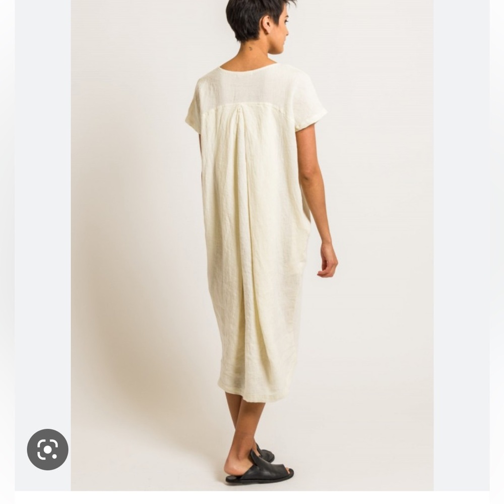 Black Crane - Cocoon Dress with Back Pleat and Pockets in Cream
